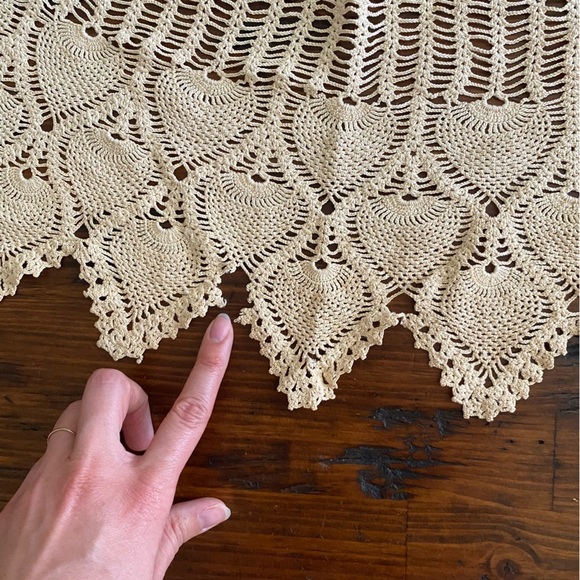 Collectible Beautiful Handmade Crocheted Doily Cream 19” X 9” Scalloped Edge - Picture 9 of 11